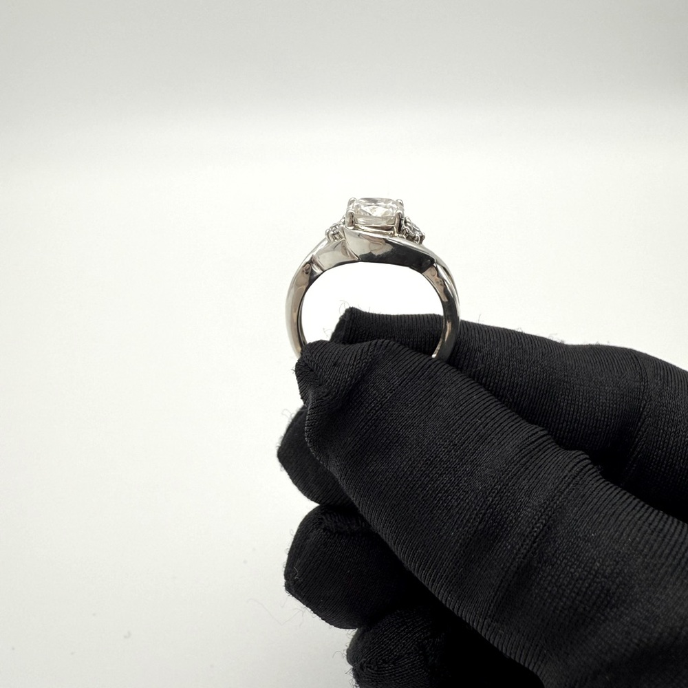 Engagement Ring - Picture 3 of 17